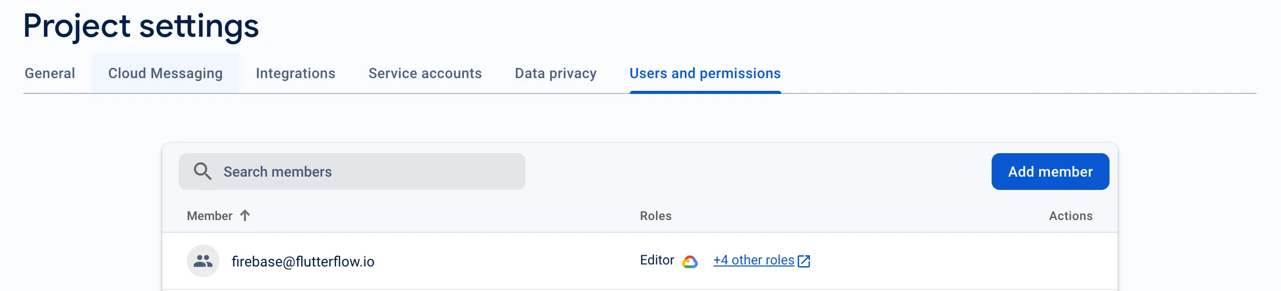 Роли firebase@flutterflow.io в настройках проекта